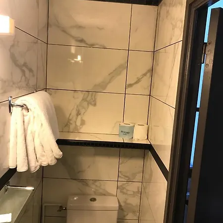 Hotel Des Fontaines Paris
