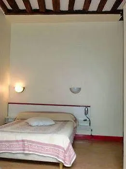 Des Fontaines Hotel