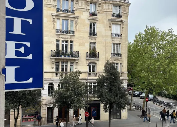 Otel Des Fontaines 2*