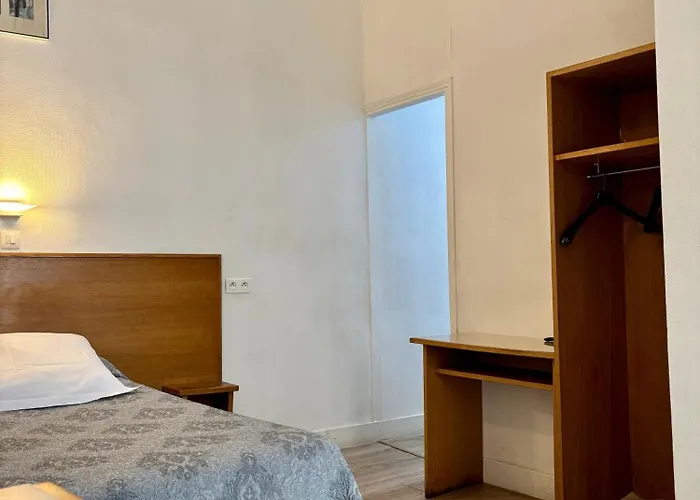 Otel Des Fontaines Paris