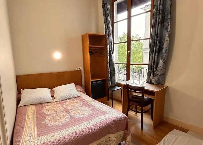 Otel Des Fontaines Paris