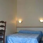 Hotel Des Fontaines 2*